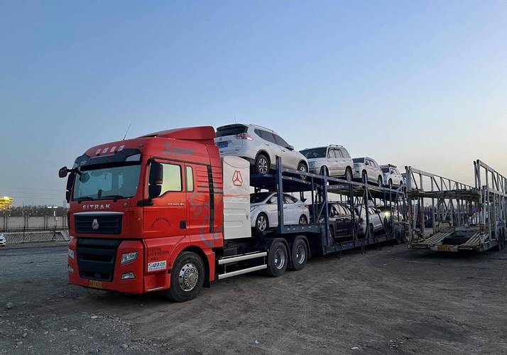 貨運(yùn)大車流物流大貨車